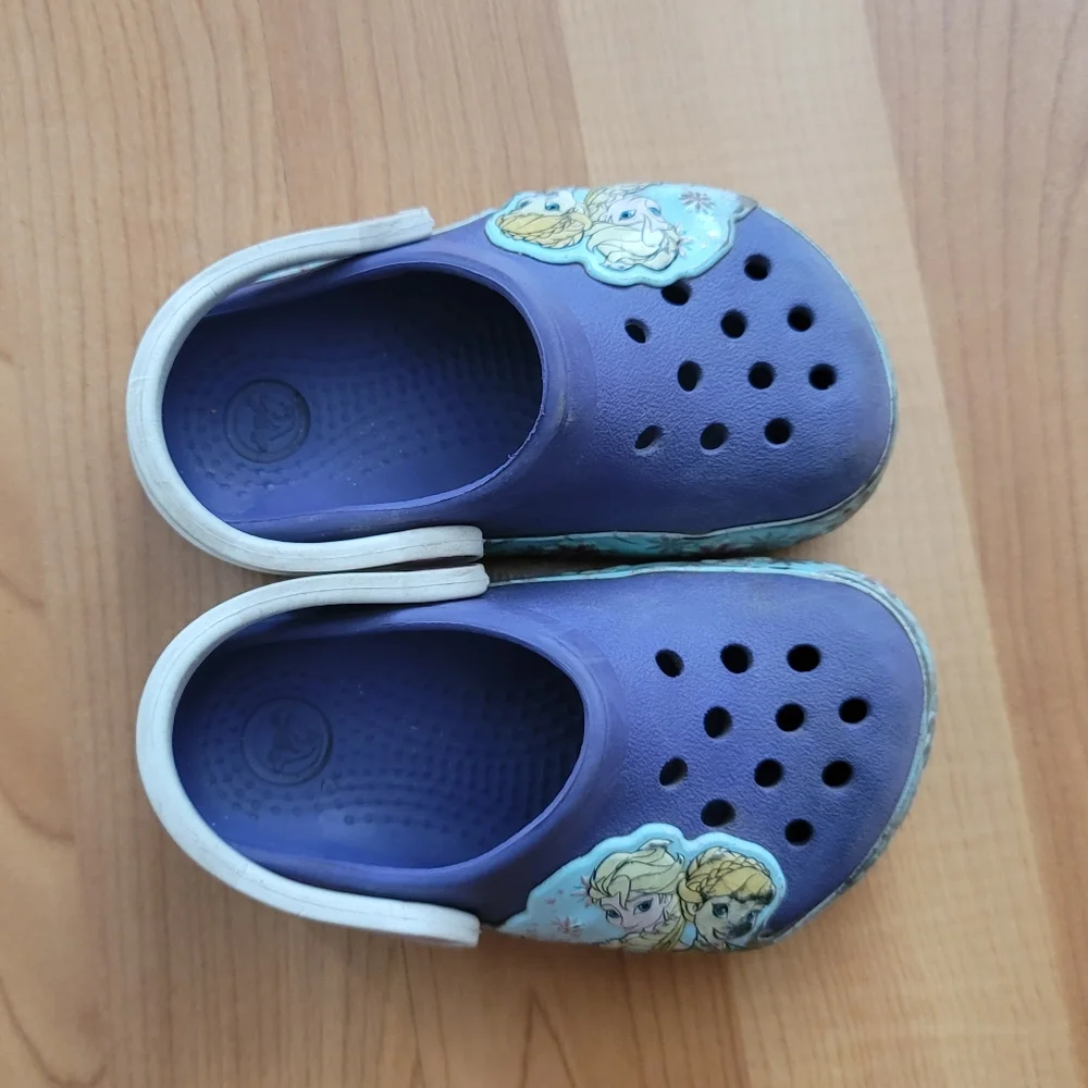 Disney Crocs Toddler kids Frozen Elsa Anna SZ C 6 Purple Water Shoes Fits Sz 4-6